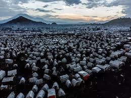 Poème intitule : je pleure le drame de mon pays natal.